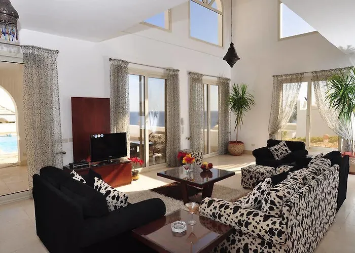 Carlton Luxury